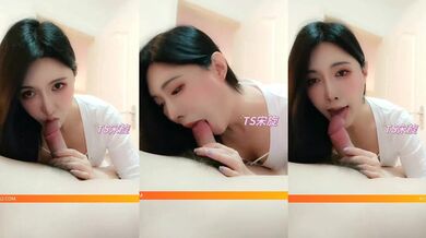 北京TS宋璇：喜欢就多吃点，漂亮帅哥的鸡巴就特别美味，吃起来光滑程亮！